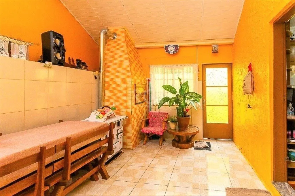 Imagem Casa para Venda - 148m², 2 dormitórios, 1 vaga - Partenon