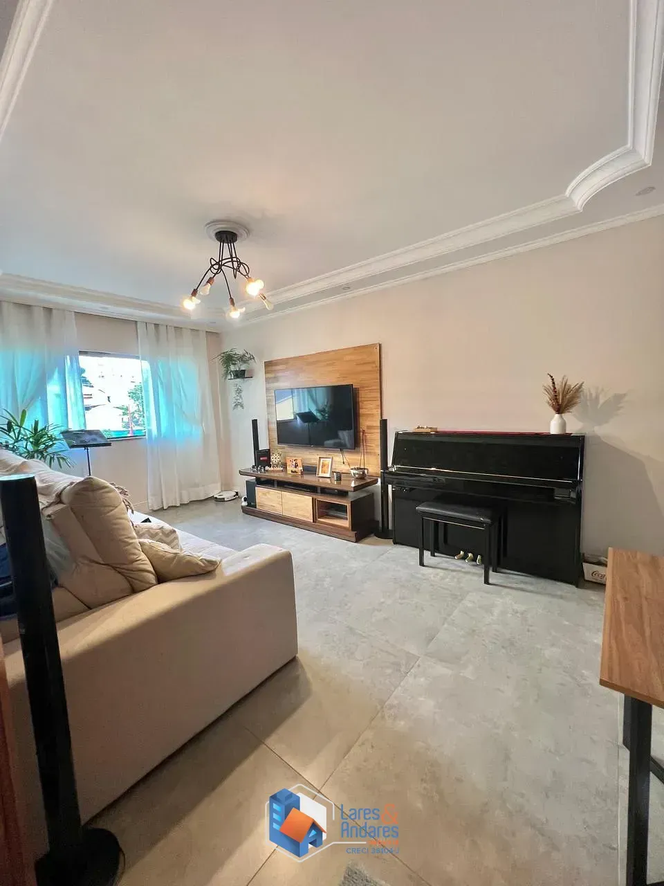 Imagem Sobrado para venda em Vila Guedes com 3 quartos, sendo 1 suíte, 164m²