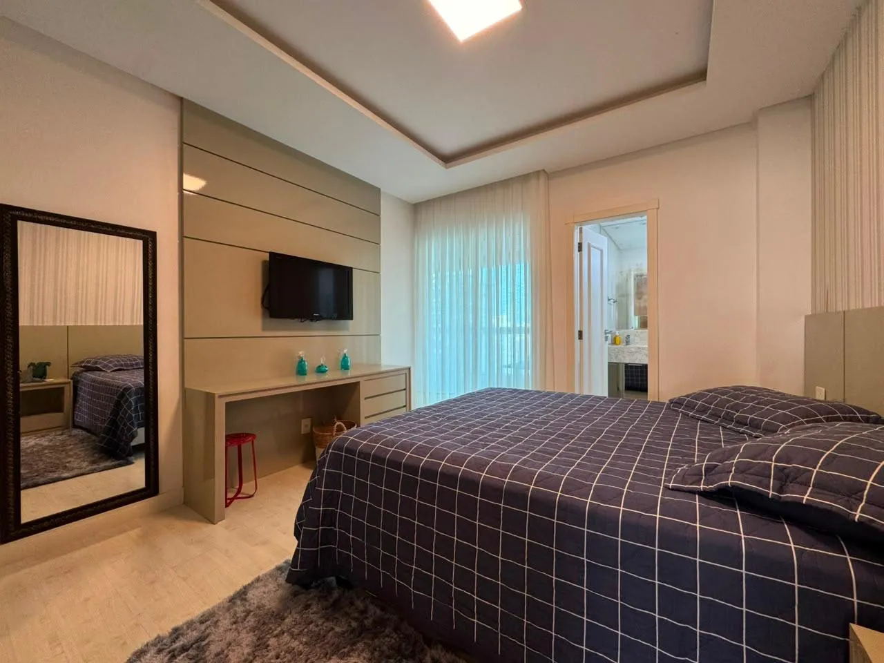 Imagem Apartamento à venda com 180m2 por R$ 2.500.000,00