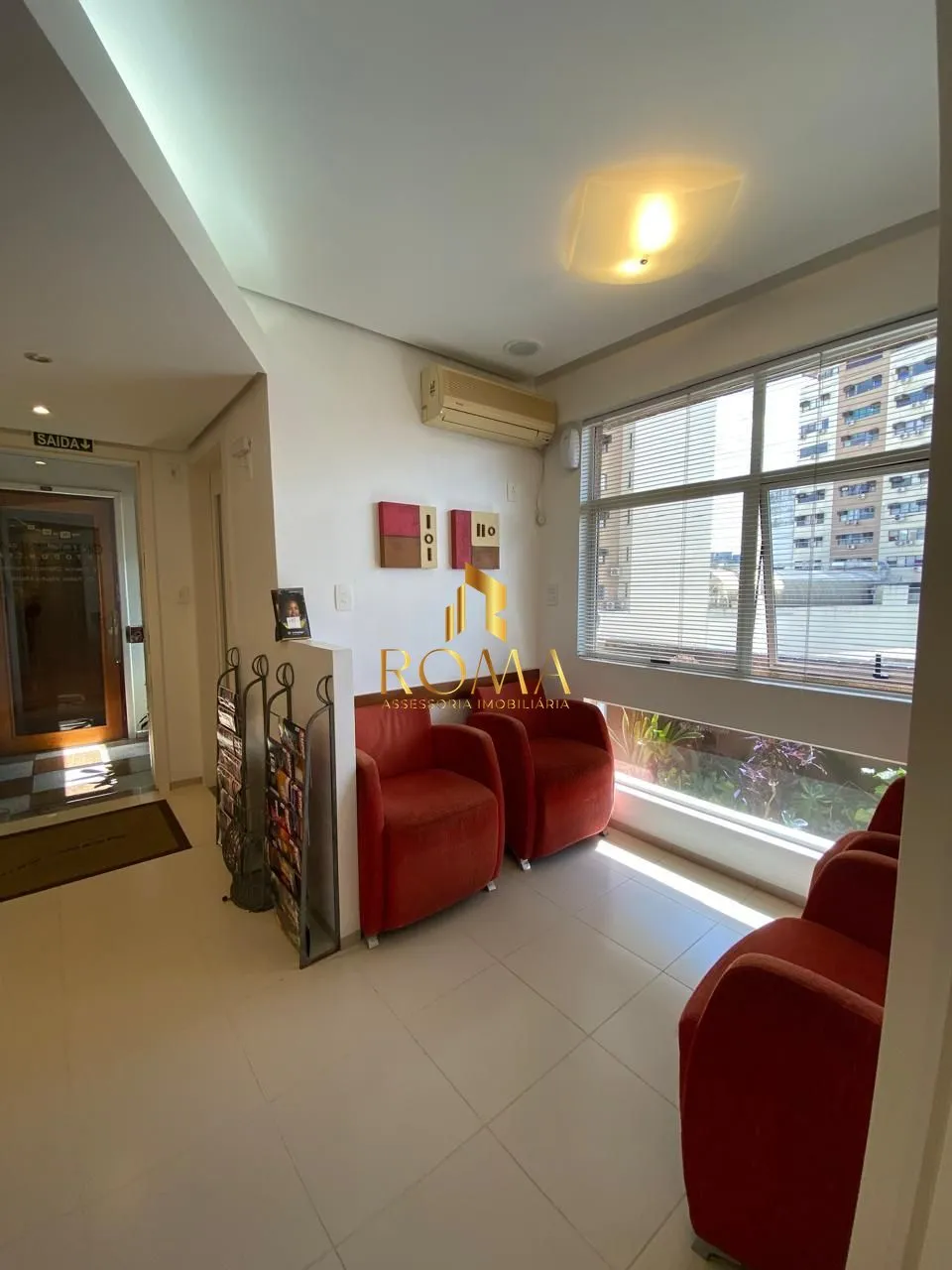 Imagem Sala Comercial com 82m² e Vaga de Garagem no Centro de Santa Maria