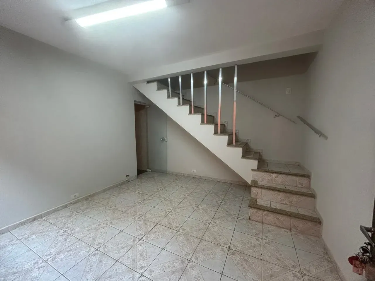 Imagem Casa com 2 Quartos para Alugar, 90 m² em Vila Anastácio - São Paulo