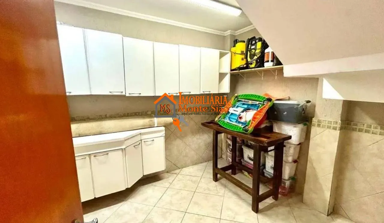 Imagem Sobrado com 4 dormitórios à venda, 462 m² por R$ 2.120.000,00 - Vila Galvão - Guarulhos/SP