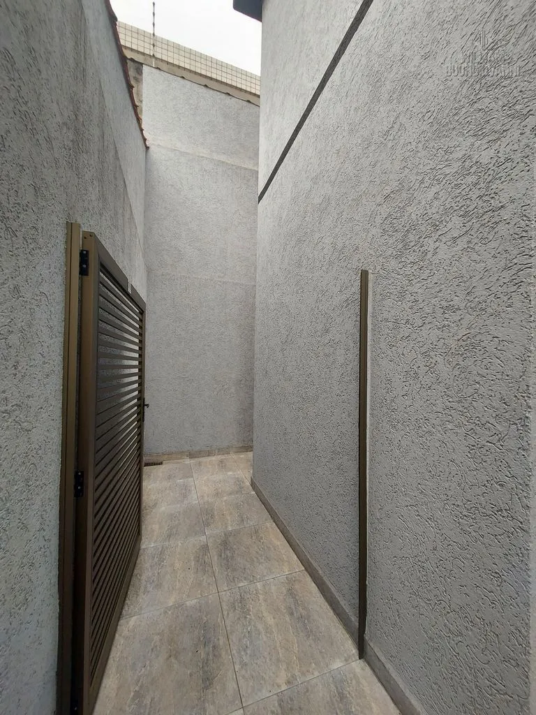 Imagem SOBRADO EM CONDOMINIO COM QUINTAL PRIVATIVO