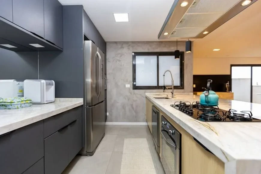 Imagem Casa com 4 Quartos à Venda, 320 metros em Bom Retiro - Curitiba