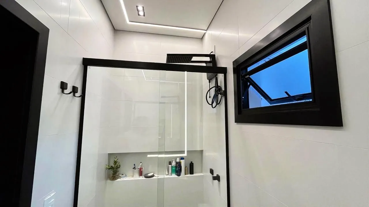 Imagem Casa Moderna com Suíte, Hidromassagem, Jardim e 2 Vagas
