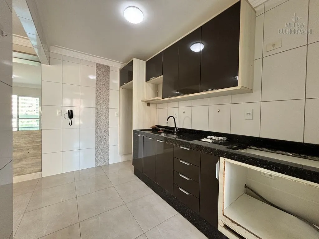 Imagem Apartamento em Praia Grande, com 2 quartos, 1 suíte, e uma sacada gourmet,80 m².