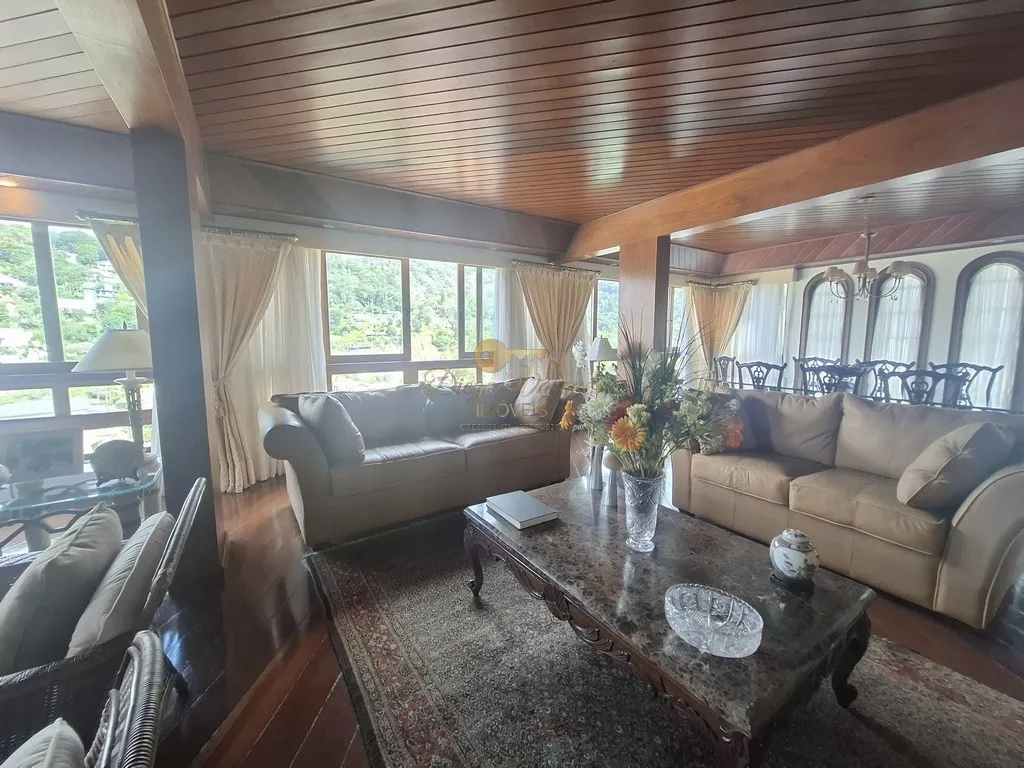 Imagem Casa em Condomínio para Venda em Teresópolis / RJ no bairro Parque do Imbui
