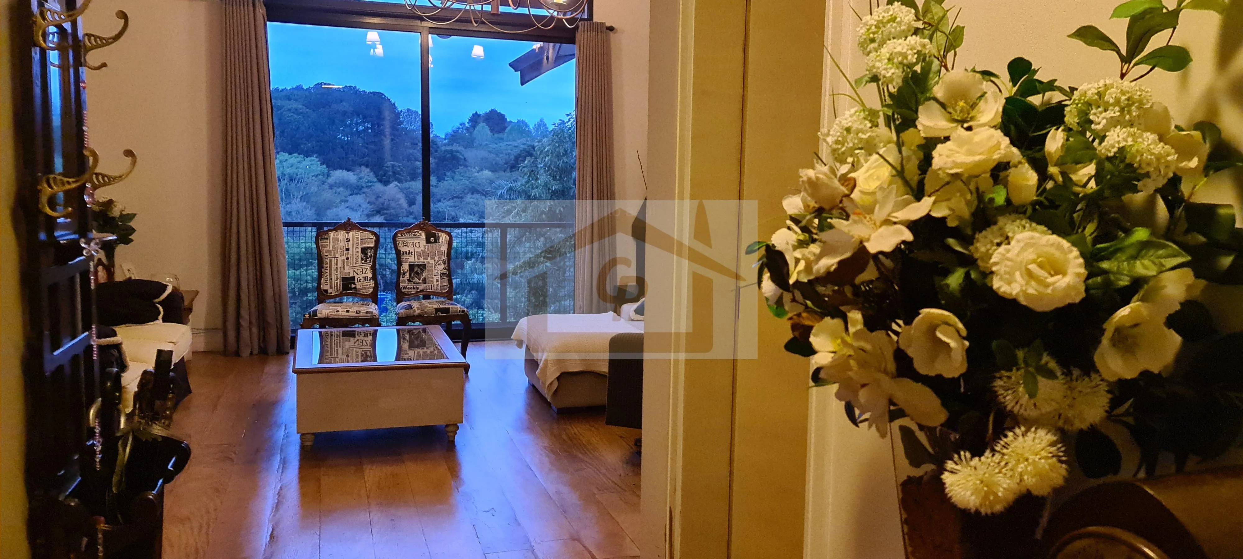 Imagem Casa Alto Padrão em condomínio fechado, 3 quartos sendo 2 suítes, 3 vagas cobertas