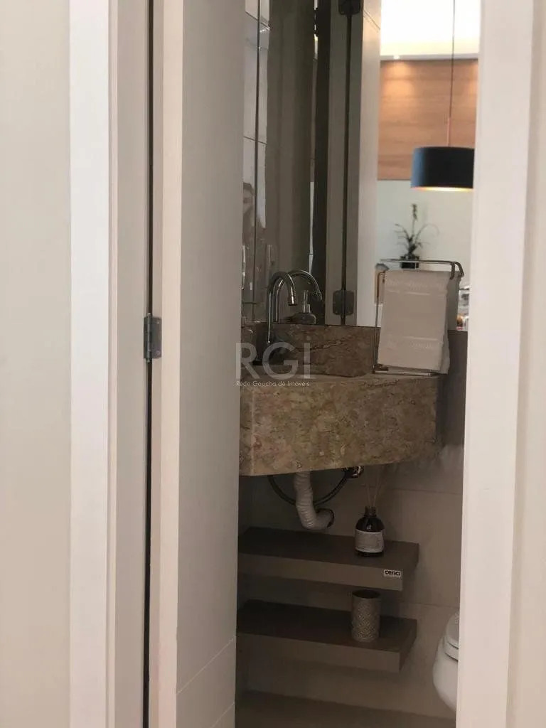 Imagem Apartamento 1 dormitório com suíte ,lavabo e vaga próximo ao Hospital Moinhos de Vento