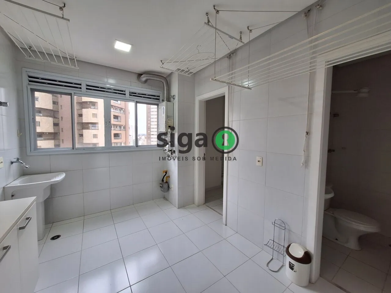 Imagem Apartamento com 4 Dormitórios, 4 vagas, 281m2 à venda no Panamby.