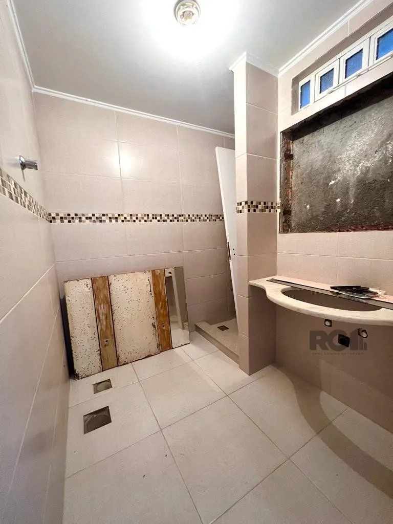 Imagem APARTAMENTO 3 DORMITÓRIOS, 2 VAGAS DE GARAGEM, NO BAIRRO PETRÓPOLIS, POA/RS