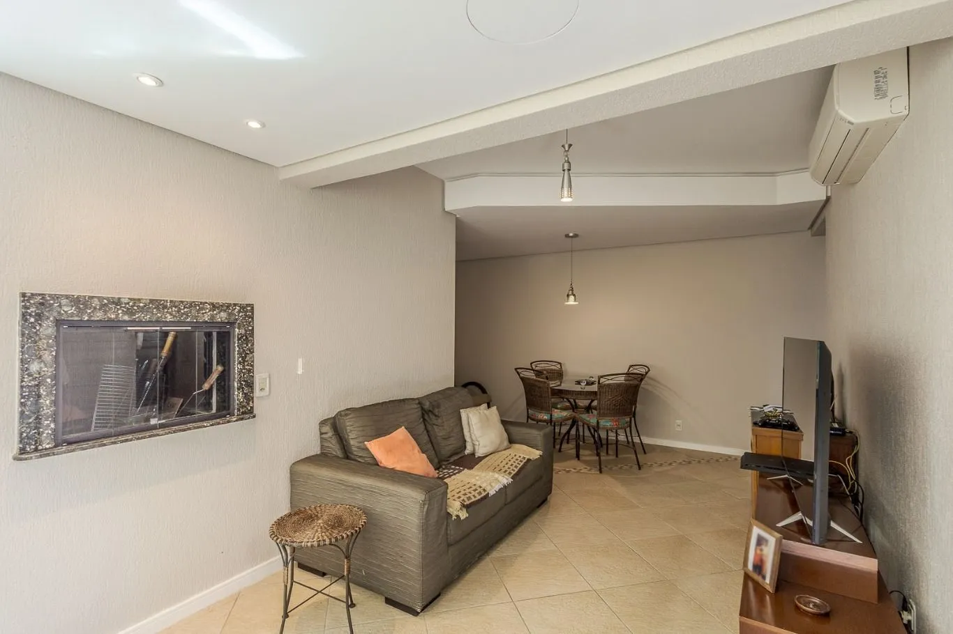 Imagem Apartamento 2 dorms à venda Rua Felipe de Oliveira, Petrópolis - Porto Alegre