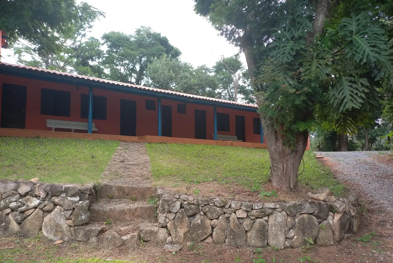 Imagem "Propriedade Versátil em Piedade com Estrutura Completa para Turismo e Eventos"