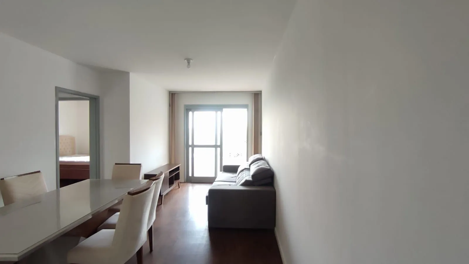 Imagem Apartamento 2 dorm com sacada, Mobiliado 1 vaga coberta Porto Alegre