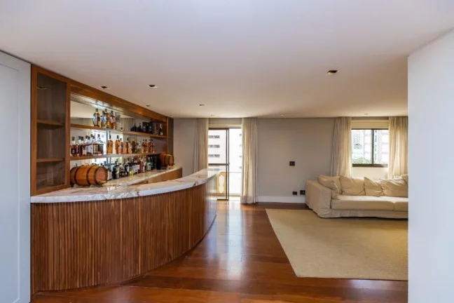 Imagem Apartamento à Venda Em Moema Com 4 Dormitórios Sendo 1 Suíte e 3 Vagas - 1 Por Andar