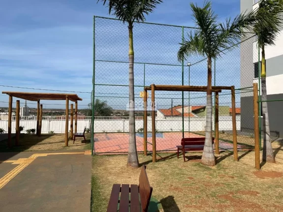 Imagem Apartamento com 2 Dormitórios no Condomínio Park Primavera, no bairro Conjunto Manoel Mendes - Uberaba