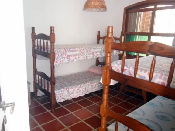 Imagem CASA LADO LINHA - 2 LOTES - PISCINA E CHURRASQUEIRA