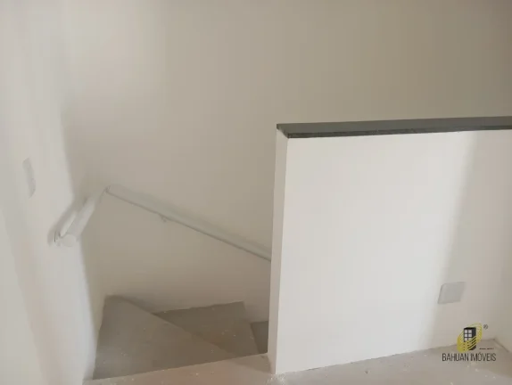 Imagem Casa em Condomínio de Luxo em Cotia-SP, Parque Dom Henrique: 3 quartos, 1 suíte, 2 salas, 3 banheiros, 86m², 2 vagas.