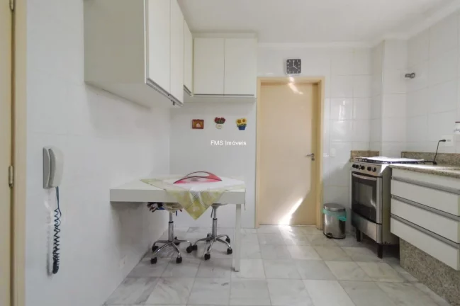 Imagem Apartamento de alto padrão com 3 quartos e 3 suítes na Bela Vista, São Paulo-SP: 134m² e vaga de garagem!