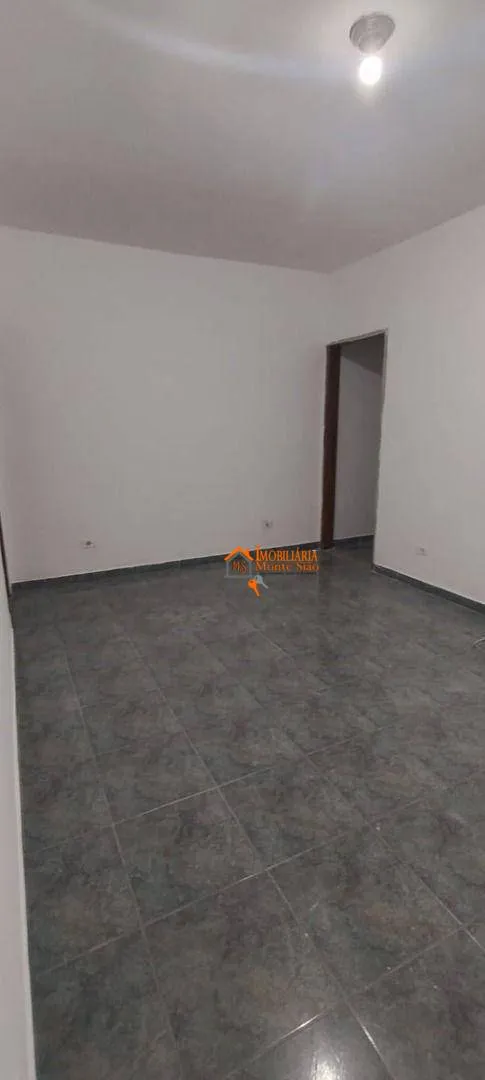 Imagem Casa com 3 dormitórios à venda, 311 m² por R$ 660.000,00 - Jardim Rosa de Franca - Guarulhos/SP