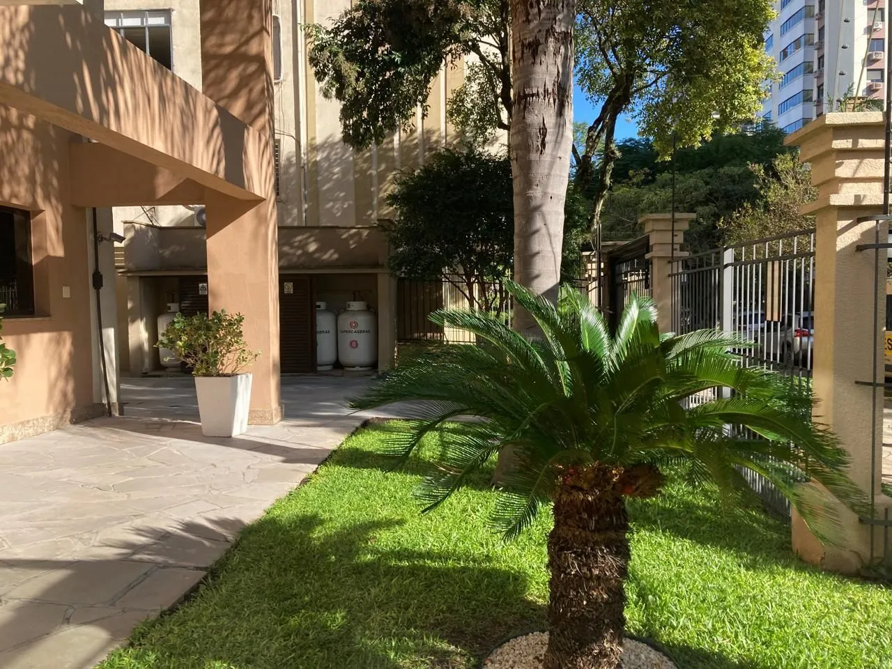 Imagem LINDO APARTAMENTO NO MENINO DEUS com 117 M PRIVATIVOS, 3 DORITÓRIOS COM SUÍTES E VAGA DUPLA