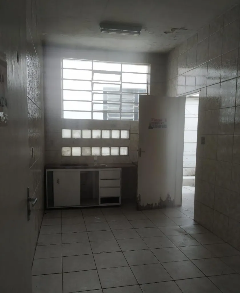 Imagem Prédio Comercial à Venda no Centro de Santo André-SP: 2 Salas, 3 Banheiros, 780m² de Área!