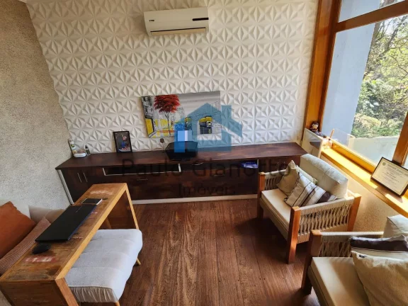 Imagem Casa Exclusiva em Cond na Granja Viana – Privacidade e Sofisticação!