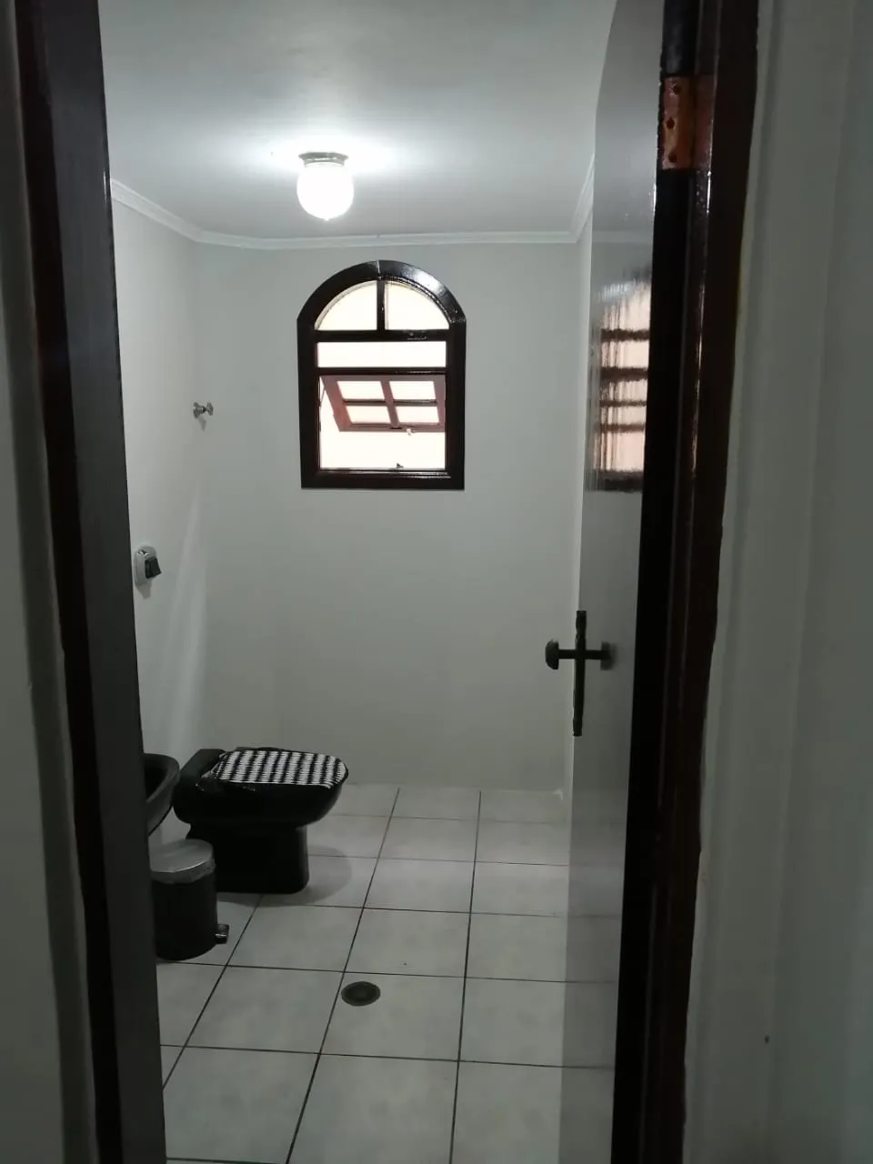 Imagem Sobrado a venda com 3 dorms sendo 1 suíte - Jardim Colonial