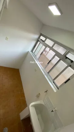 Imagem Apartamento à venda em Moema, São Paulo-SP: 2 quartos, 2 banheiros, 1 vaga de garagem, 80m². Imperdível oportunidade!