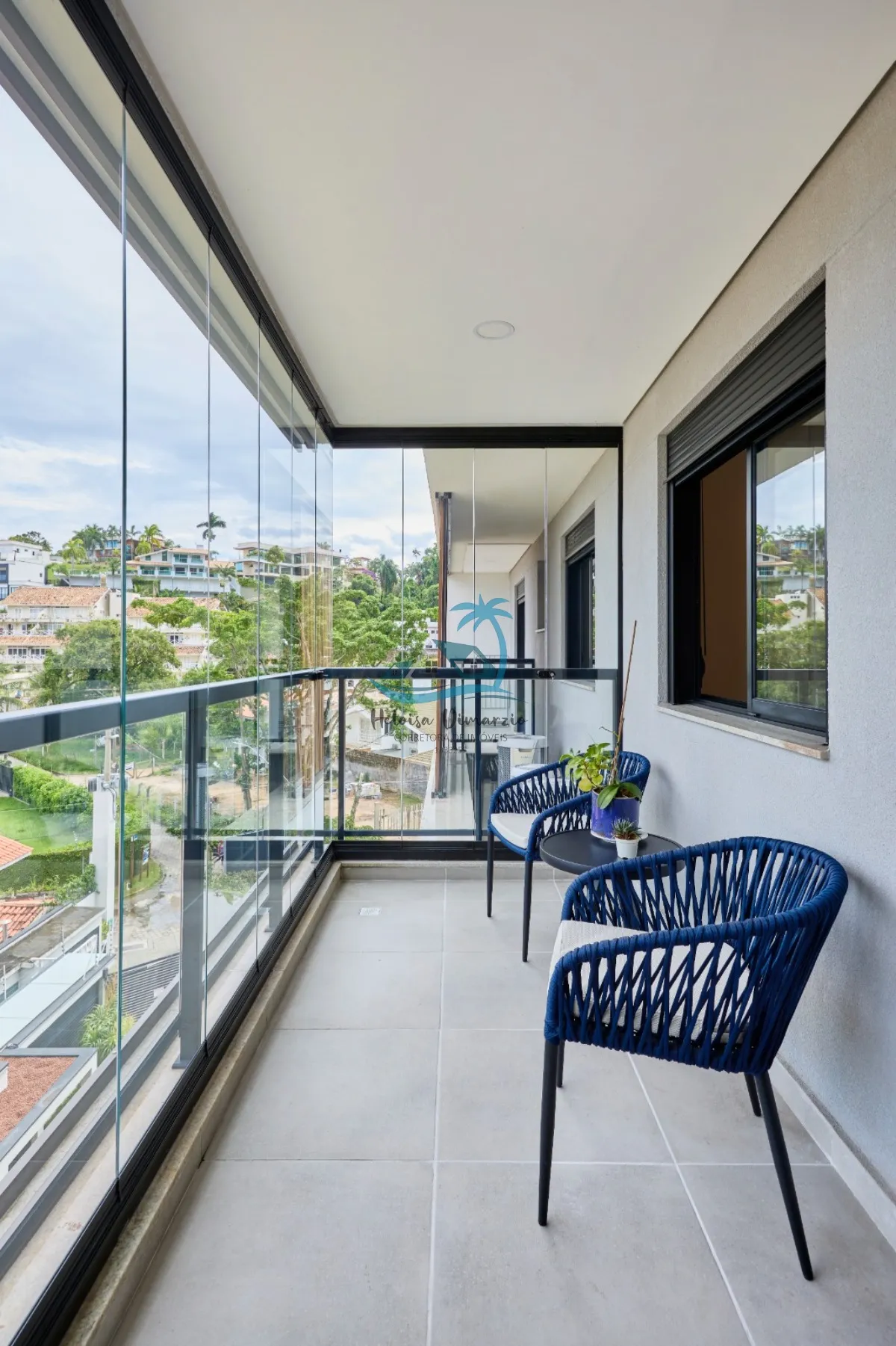 Imagem Apartamento de alto padrão a venda em Ubatuba á 70 metros do mar, bairro Santa Rita/Enseada.