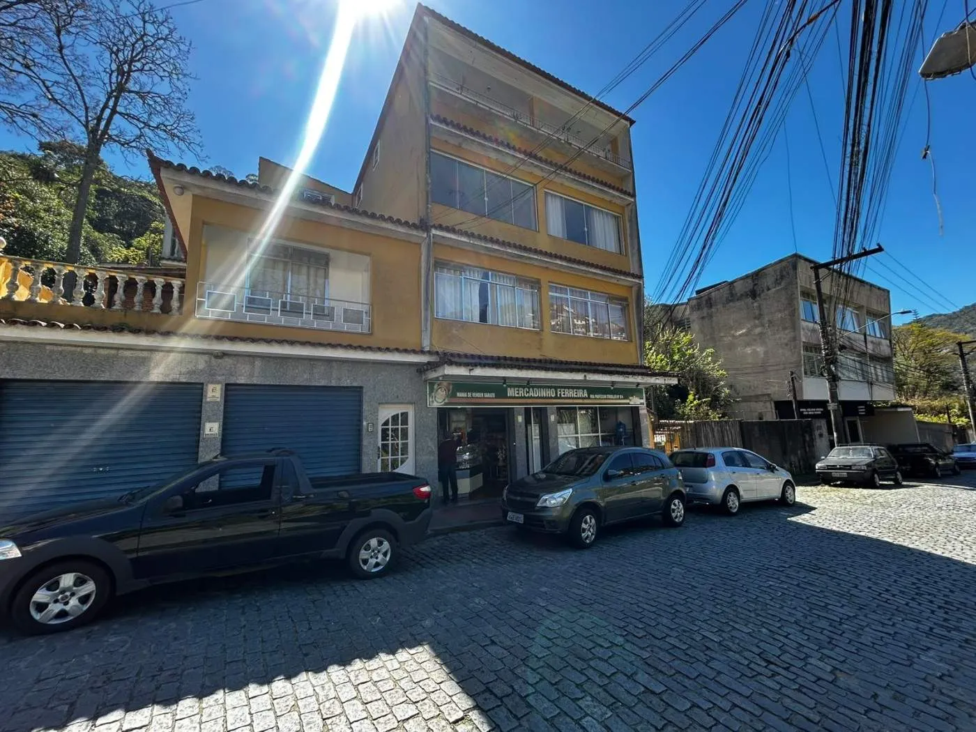 Imagem Apartamento para Venda em Petrópolis / RJ no bairro Quarteirão Brasileiro