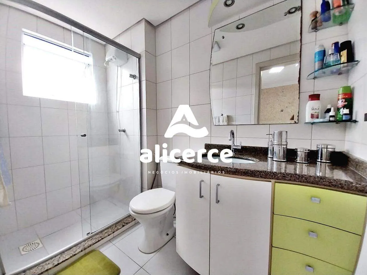 Imagem Aconchegante apartamento com 3 dormitórios e móveis planejados - Campinas, São José/SC