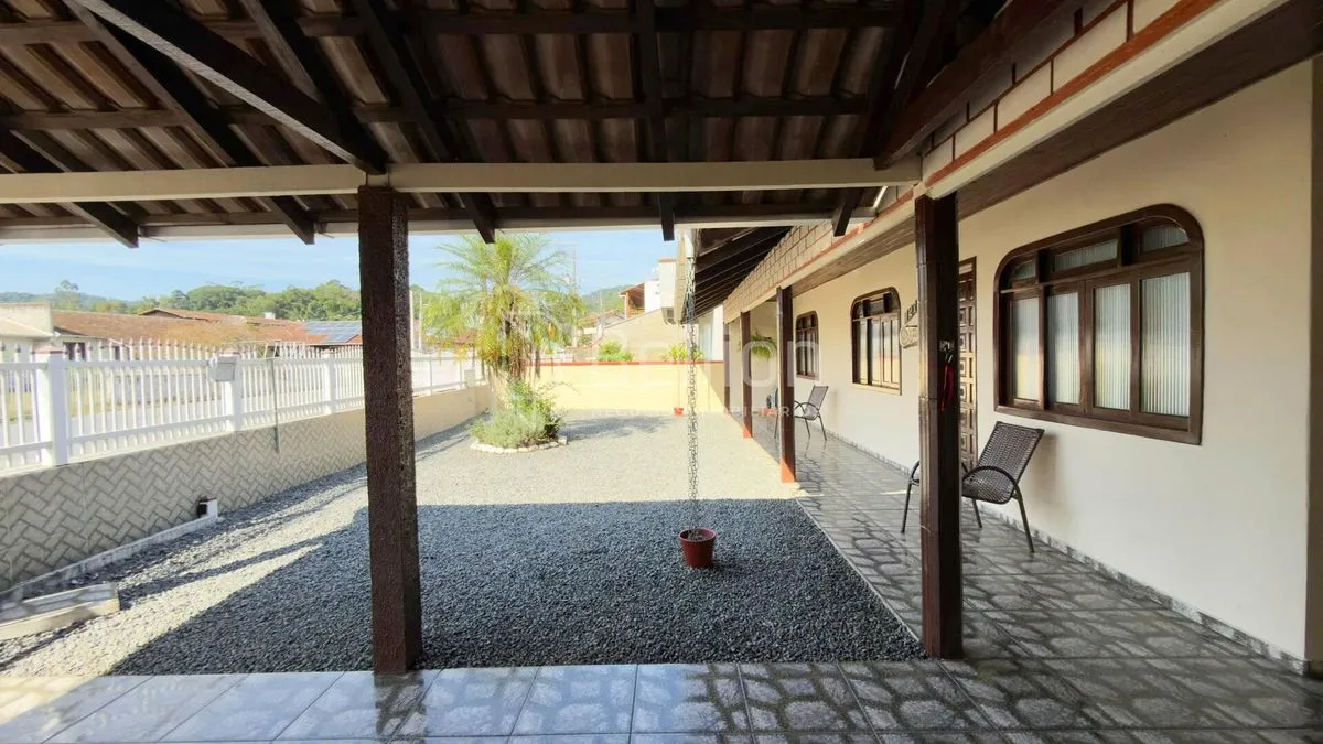 Imagem Casa com 4 Quartos e Terreno de 360m² no bairro do Sol em Indaial com fácil acesso para Blumenau!