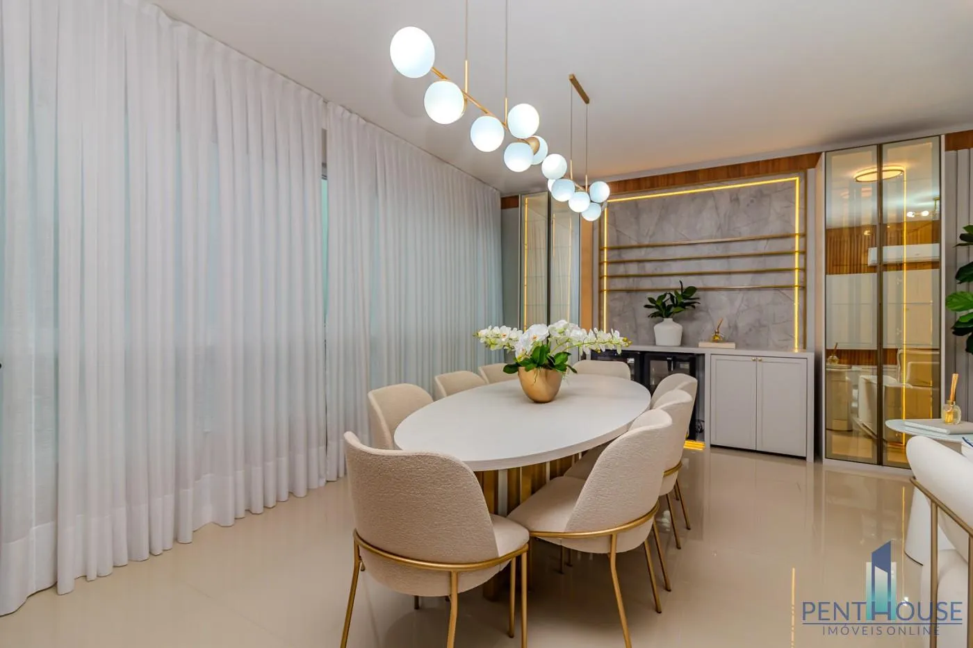 Imagem Apartamento Zona Central para Venda em Balneário Camboriú, CENTRO, 3 dormitórios, 3 suítes, 3 banheiros, 2 vagas