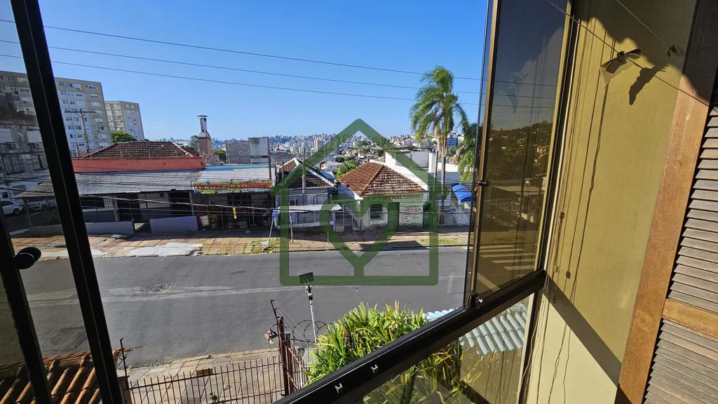 Imagem Casa no Bairro Santo Antônio com 167 m², 4 Dormitórios e 2 Suítes em Rua Tranquila 
Localizada n...