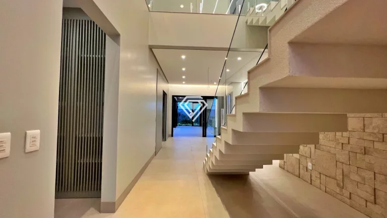 Imagem Sobrado 4 Suítes, 382 m² c/ armários e lazer à venda no Condomínio Alphaville