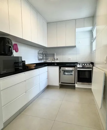 Imagem Apartamento à venda em Moema, 3 quartos sendo 1 suíte, 3 banheiros, 1 vaga de garagem.