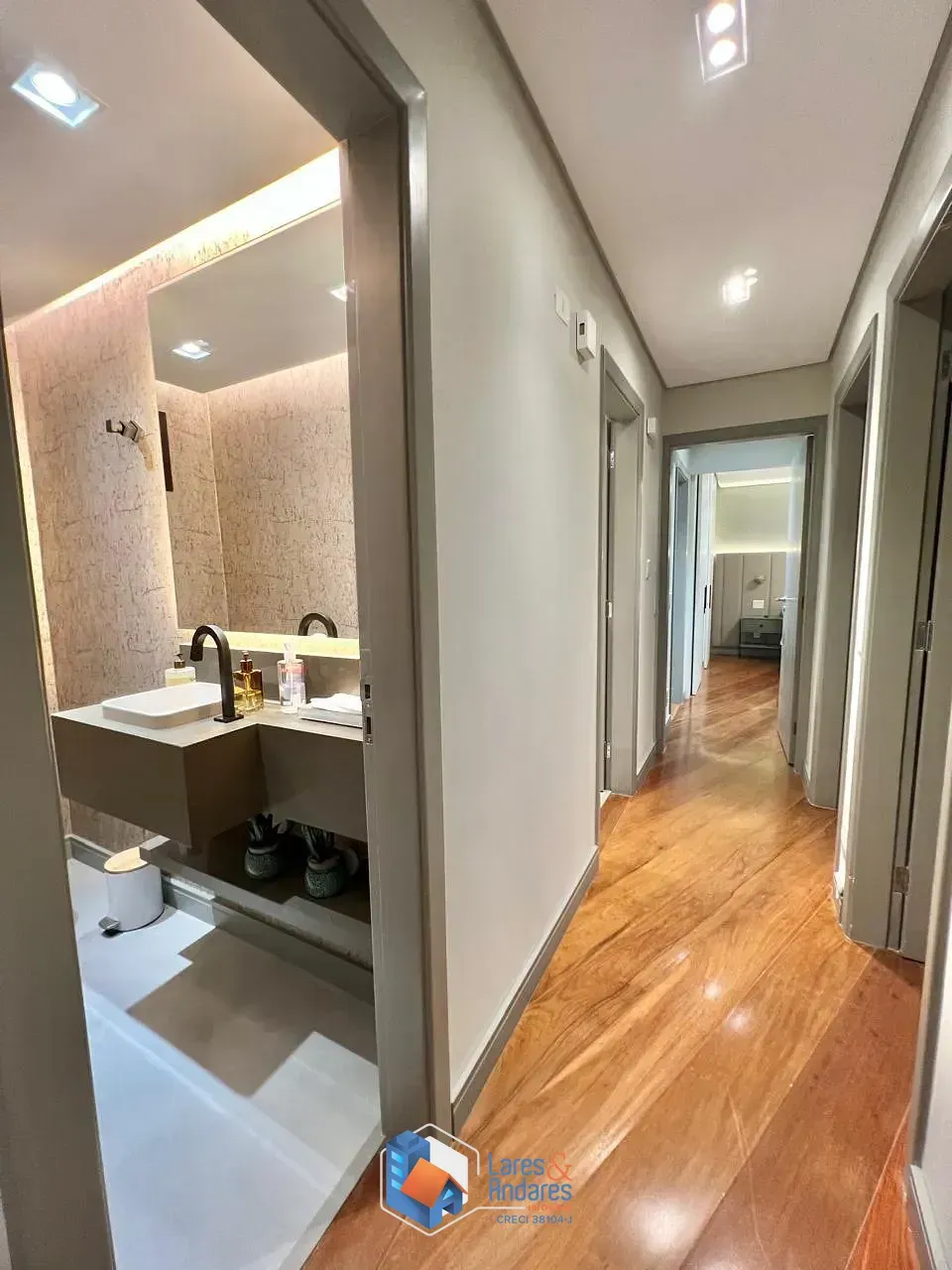 Imagem Apartamento para venda em Parque São Domingos com 3 quartos, sendo 1 suíte, 174m²