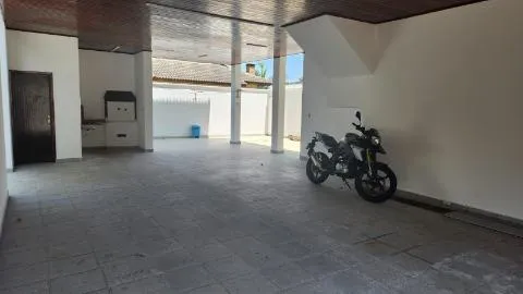 Imagem LOCAÇÃO DE SOBRADO NO CONDOMÍNIO ARUJÁ V, EM ARUJÁ/SP, 300m² com 3 quartos, suíte. CONSULTE-NOS.