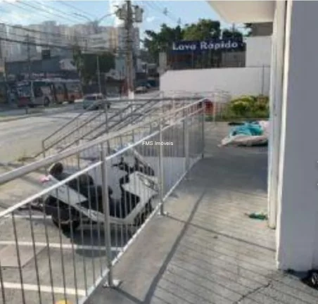 Imagem Loja com 576m² no Butantã.