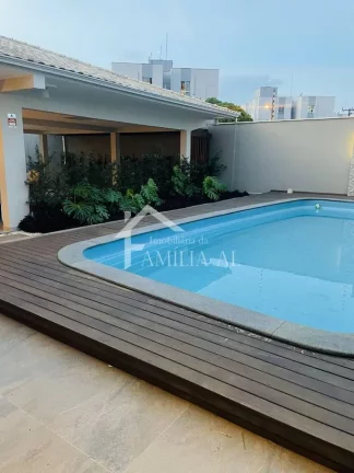 Imagem Sobrado Averbado no Iririú com 347m²