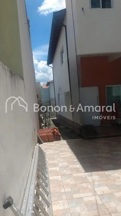 Imagem Casa estilo Sobrado com 256 m² de área construída, 3 quartos no Parque Alto Taquaral