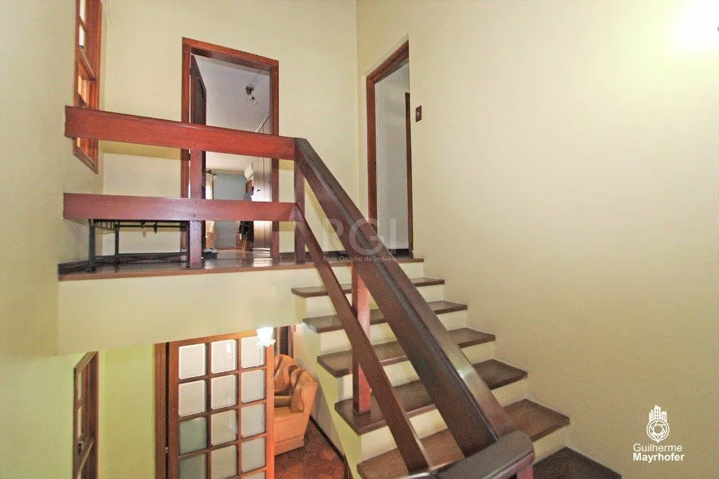 Imagem Casa para Venda - 326m², 3 dormitórios, sendo 3 suites, 4 vagas - Glória