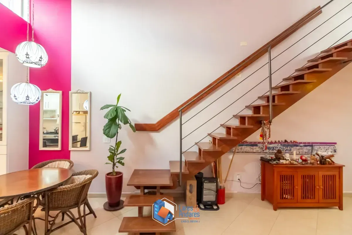 Imagem Sobrado para venda em Mirandópolis com 3 quartos, sendo 2 suítes, 234m²