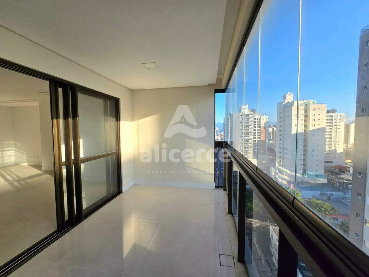 Imagem Alto Padrão | 3 Suítes | 2 Vagas | Oferta Exclusiva por Tempo Limitado