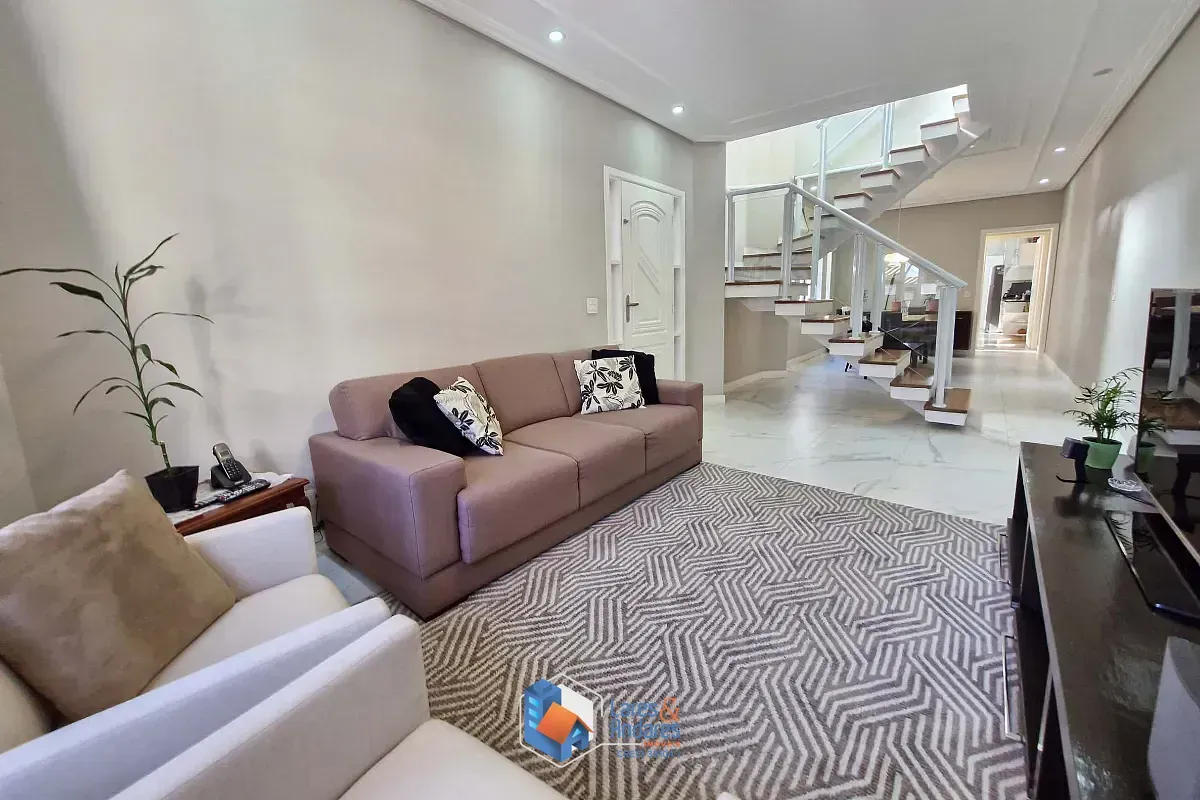 Imagem Sobrado para venda em Tucuruvi com 3 quartos, sendo 3 suítes, 234m²