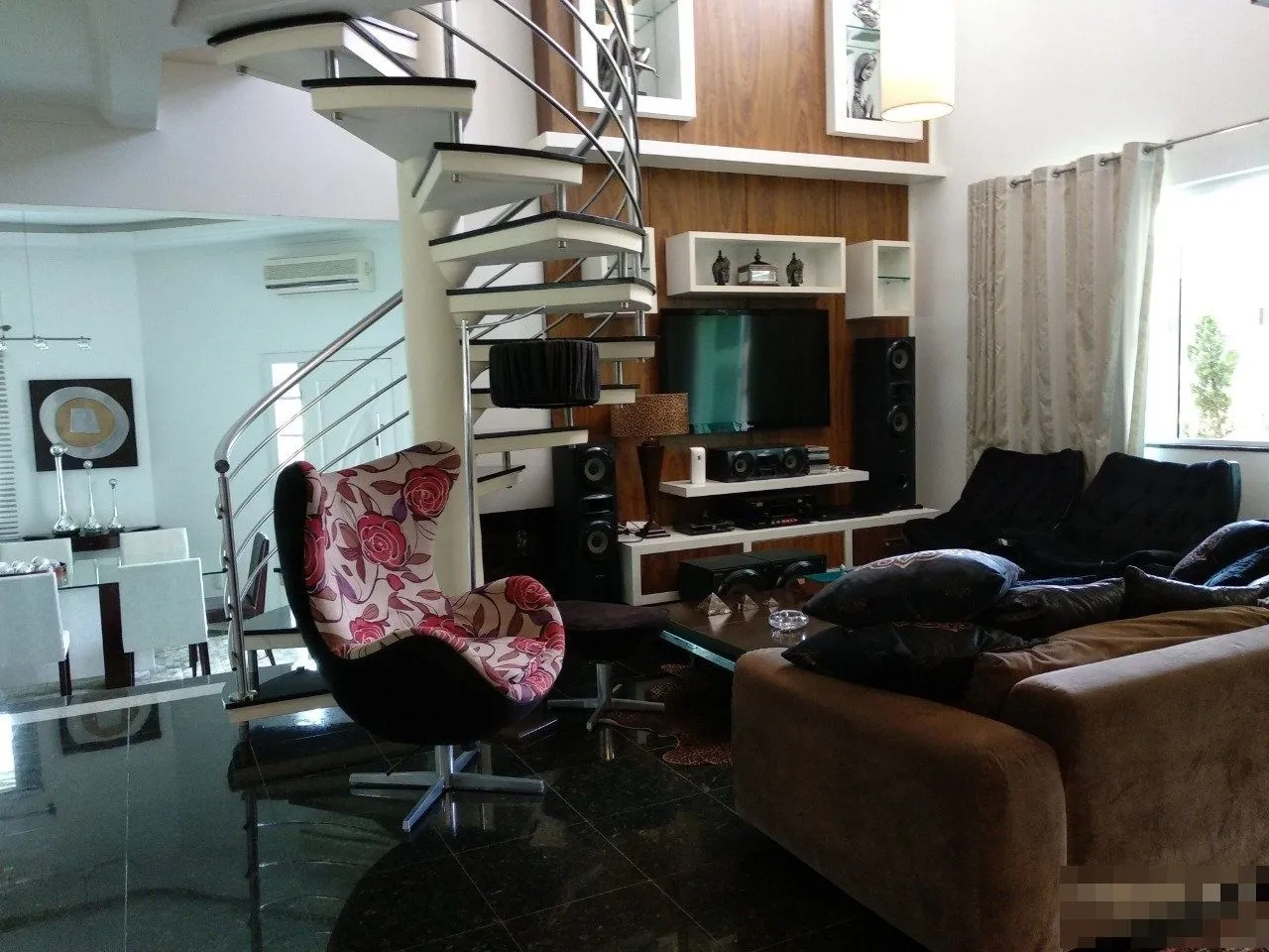 Imagem Casa de Alto Luxo à Venda no Condomínio Bosque das Mansões - São José/SC