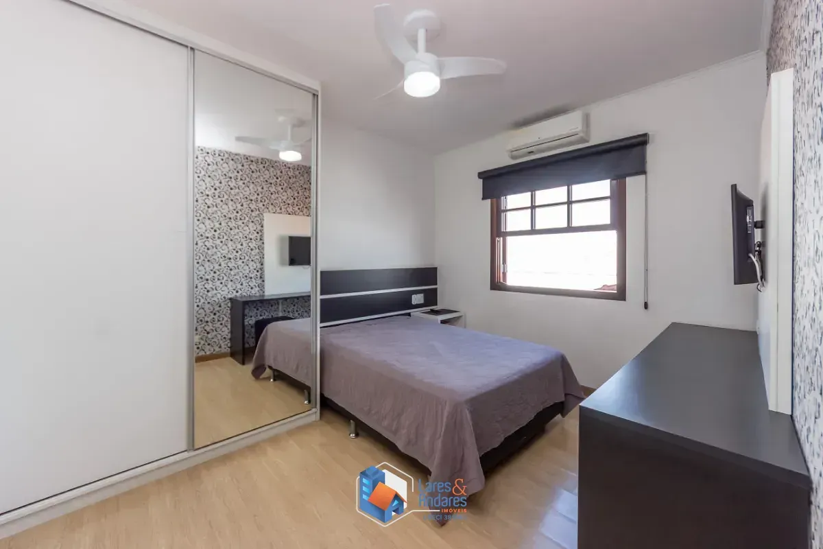 Imagem Sobrado para venda em Vila Bela com 4 quartos, sendo 2 suítes, 308m²