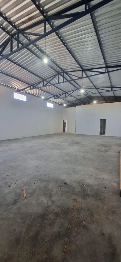 Imagem Galpão, 250 m² - venda por R$ 700.000,00 ou aluguel por R$ 3.300,00/mês - Cidade Nova - Patos de Minas/MG