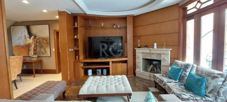 Imagem Excelente casa de 386m² com 04 dormitórios sendo 03 suítes.